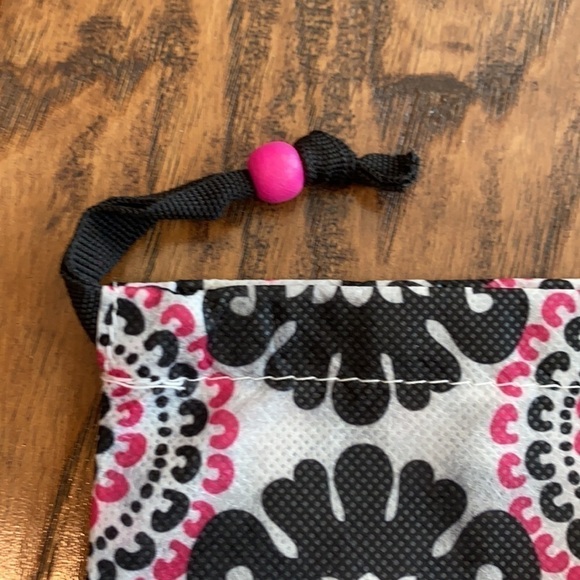 Thirty One Timeless Memory Pouch pink pop medallion NEW - Picture 4 of 8